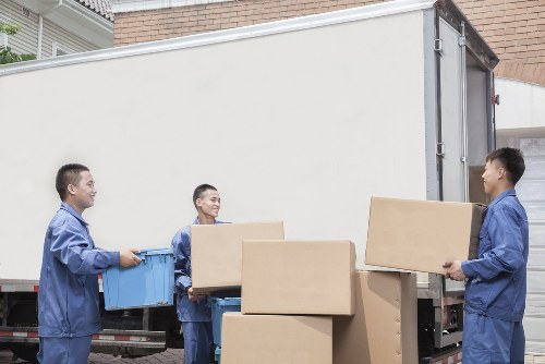 Moving truck service for homes and businesses in Ealing